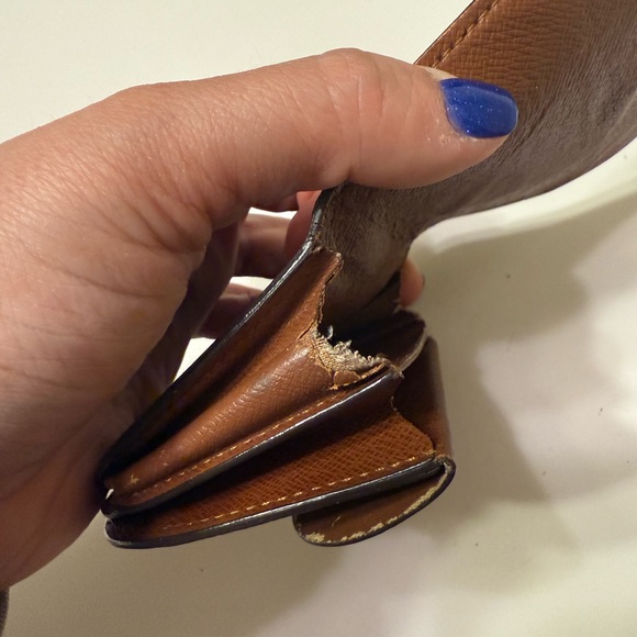 Louis Vuitton Monogram Coin Purse - Picture 7 of 8